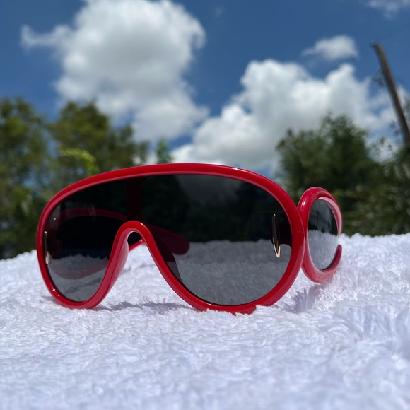 Sunglasses - Picture 3 of 6